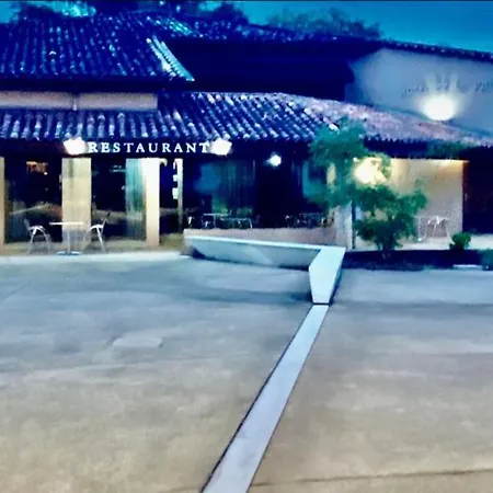 - Restaurant De La Paix