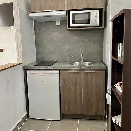 - Restaurant De La Paix Hotel