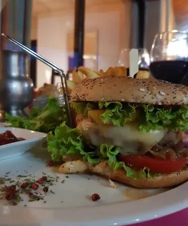 - Restaurant De La Paix Hotel