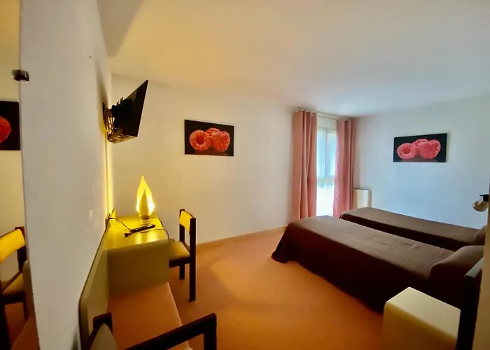 - Restaurant De La Paix