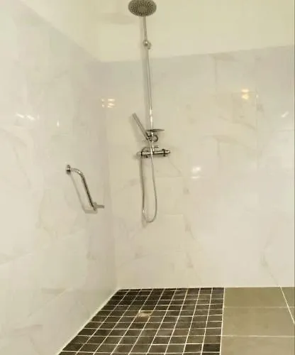 - Restaurant De La Paix Hotel