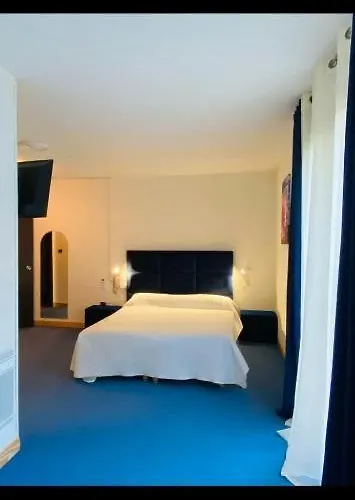 - Restaurant De La Paix Hotel