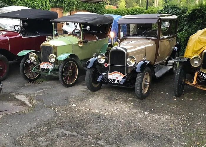 - Restaurant De La Paix 3*